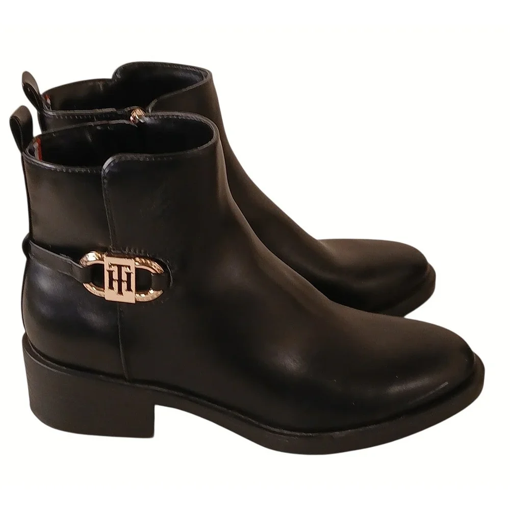 Tommy‎ Hilfiger Black Leather Ankle Boots Women's 6.5 Side Zip Gold TH Logo - Picture 3 of 16